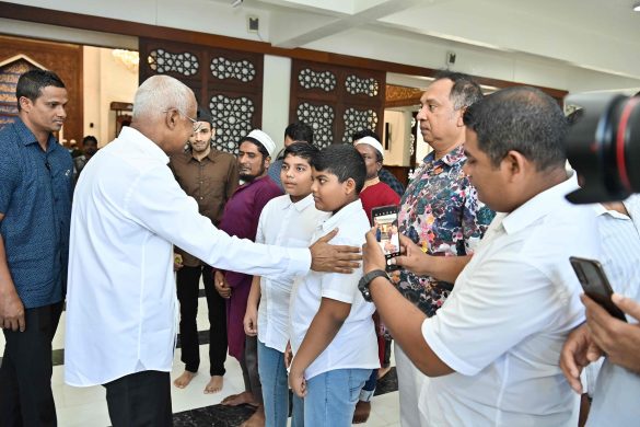 President Ibrahim Mohamed Solih exchanging Eid greetings with members of the public at Masjidul Sultan Mohamed Thakurufaan al-Auzam after the Eid prayers on Wednesday (Photo: President's Office)