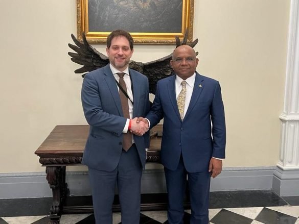 Foreign Minister Abdulla Shahid and the U.S. Deputy National Security Advisor Jon Finer in Washington, D.C.(Photo: Twitter/@abdulla_shahid)