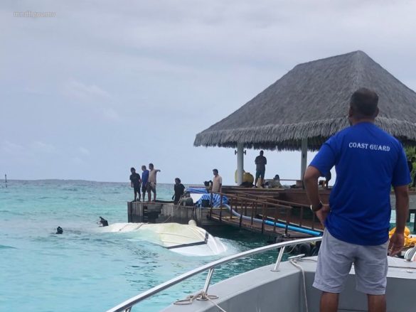 The capsized speedboat 'Legion 7' alongside the jetty of Cheval Blanc Randeli (Photo: MNDF)