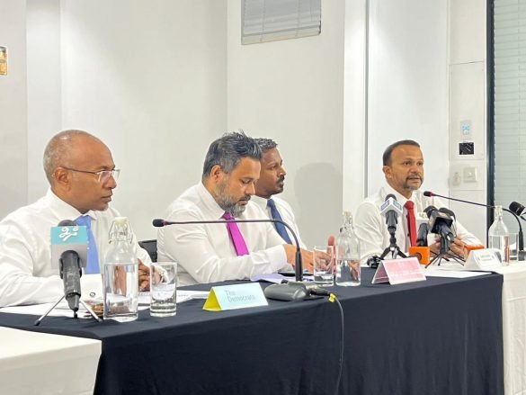 Senior officials of opposition parties at a press conference on Sunday (Photo: The Democrats)