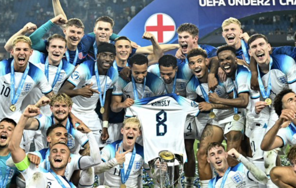 England celebrate after winning the UEFA Under-21 Championship (Photo: Twitter/England)