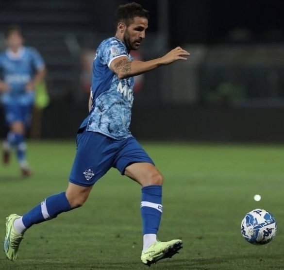 Cesc Fabregas playing for Italy’s Serie B side Como (Photo:Twitter/@cesc4official)