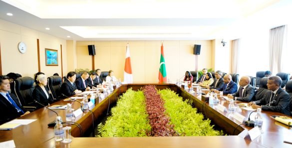 Maldivian and Japanese delegations during the official talks held in Male', Maldives, on Sunday (Photo: MoFA)