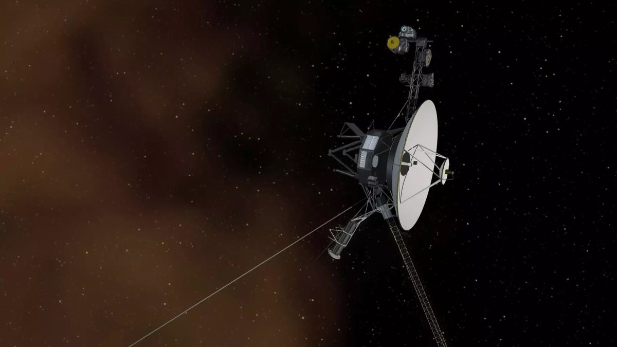 Space Probe Voyager 2 Restores Complete Contact with Earth