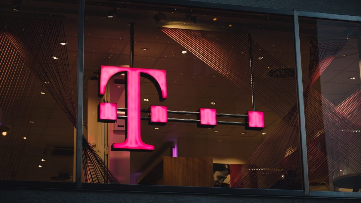 T-Mobile Announces Layoffs of 5,000 Employees Amid Restructuring