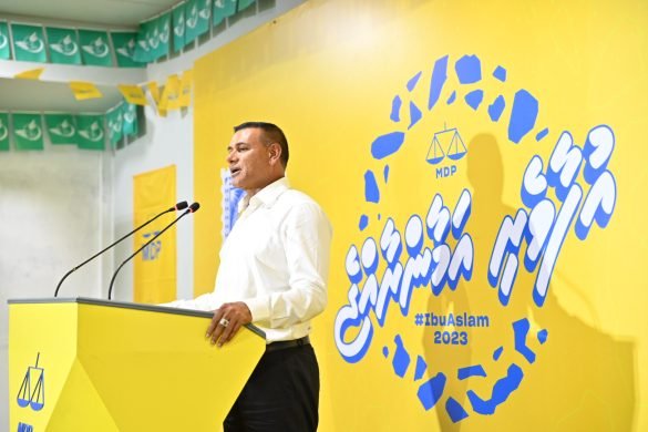 Ahmed Siyam, the leader of the Maldives Development Alliance (MDA), speaks at an MDP campaign rally (Photo: MDP)