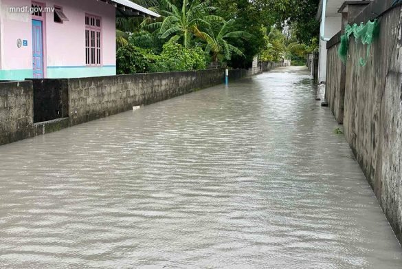 A flooded road in Goidhoo Island, Shaviyani Atoll. (Photo: MNDF)