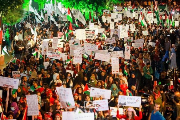 Thousands of people attended a march held in the Maldives capital, Male' City, on Friday, October 20, 2023, to show solidarity with the Palestinians and condemn Israel’s continued attacks on Palestinians in Gaza and the West Bank. (Photo: X/ @haifa_aishath)