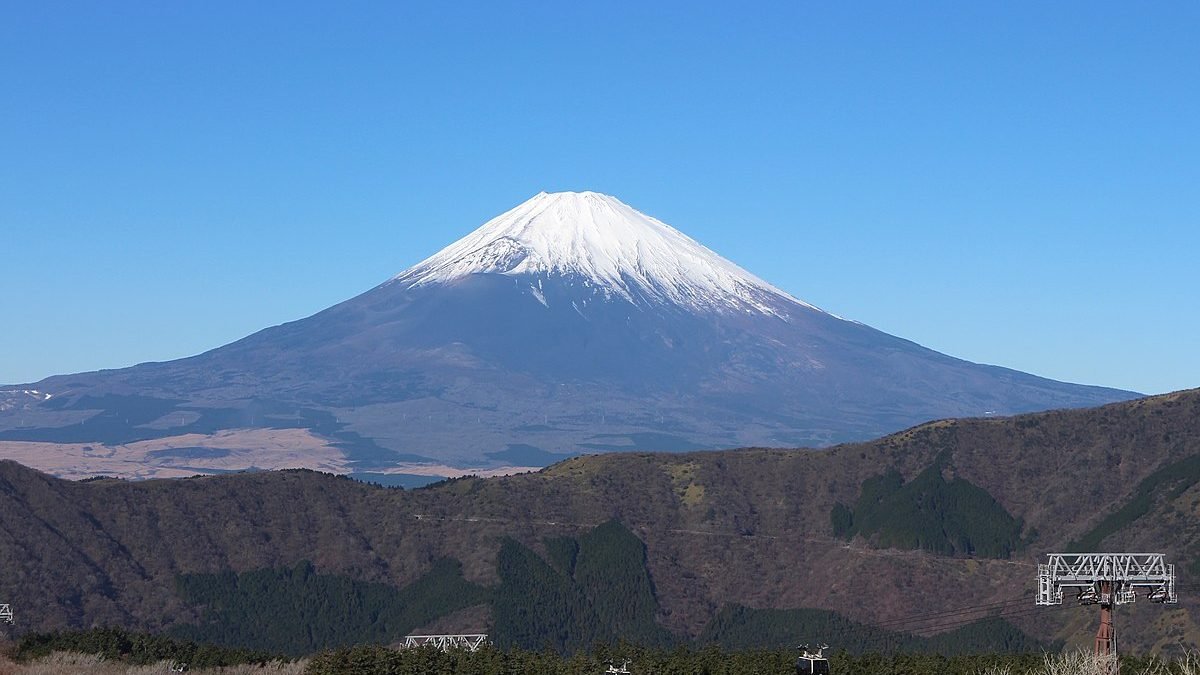 Microplastics Found in Clouds Above Mount Fuji and Mount Oyama