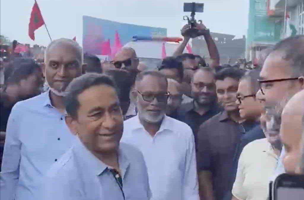 Yameen Rallies Supporters, Criticises Those Benefited from His Support