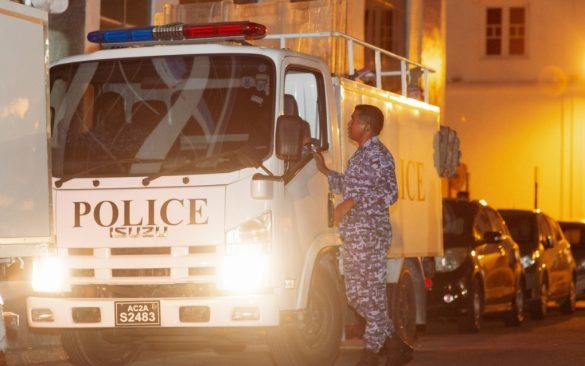 A police vehicle is seen outside the RDC offices during the search and seizure operation conducted jointly by the Maldives Police Service (MPS) and Anti-Corruption Commission (ACC). (Photo: Avas)