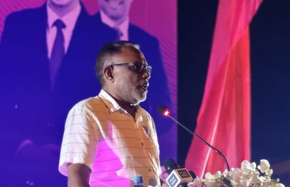 Abdul Raheem Abdulla, Director General (DG) of Transition and Chairman of the People's National Congress (PNC), speaks at a gathering in Addu City.