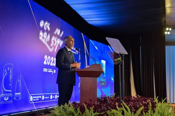 President Mohamed Muizzu speaks at the Local Government Authority's 'Kangathi Awards' ceremony on Wednesday, 20 December 2023. | Photo: President’s Office