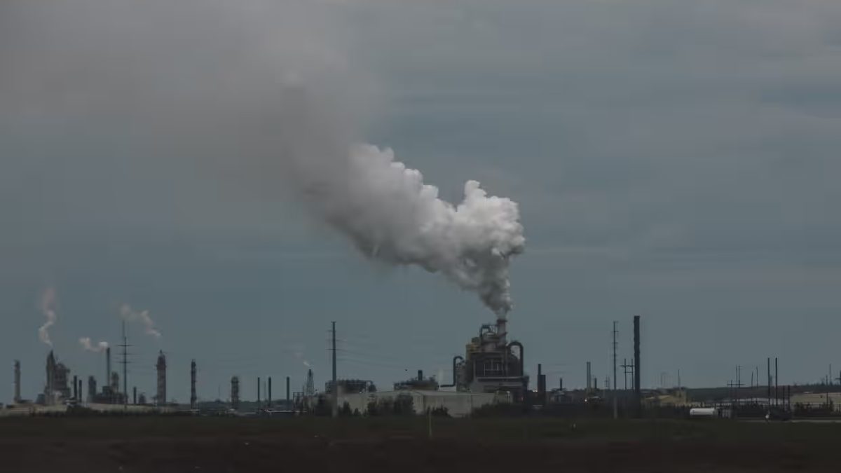 Canada Unveils National Cap-and-Trade System for Fossil Fuel Industry