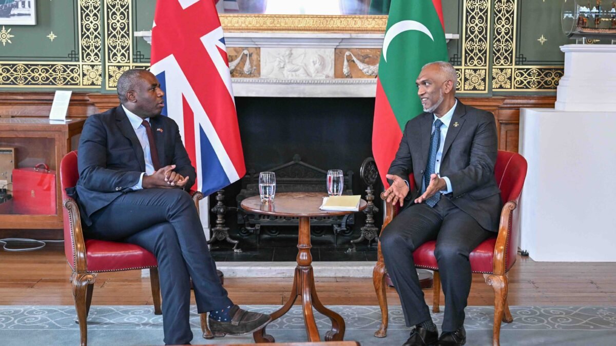 President Muizzu Holds Talks With UK Foreign Secretary Lammy