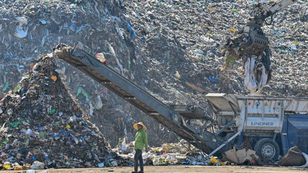 Excavator Operator Remanded for Seven Days Over Thilafushi Worker Death